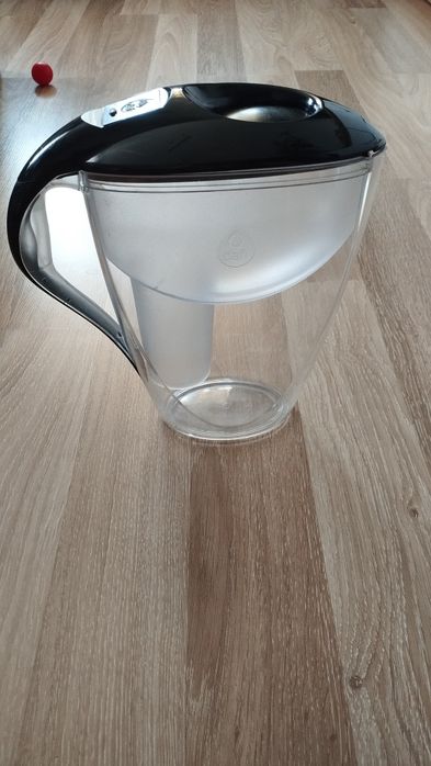 Dzbanek filtrujący na wodę