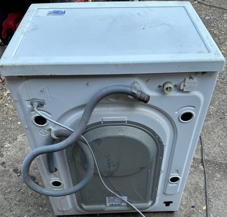 Продам рабочую  стиральную машину в хорошем состоянии samsung 6kg