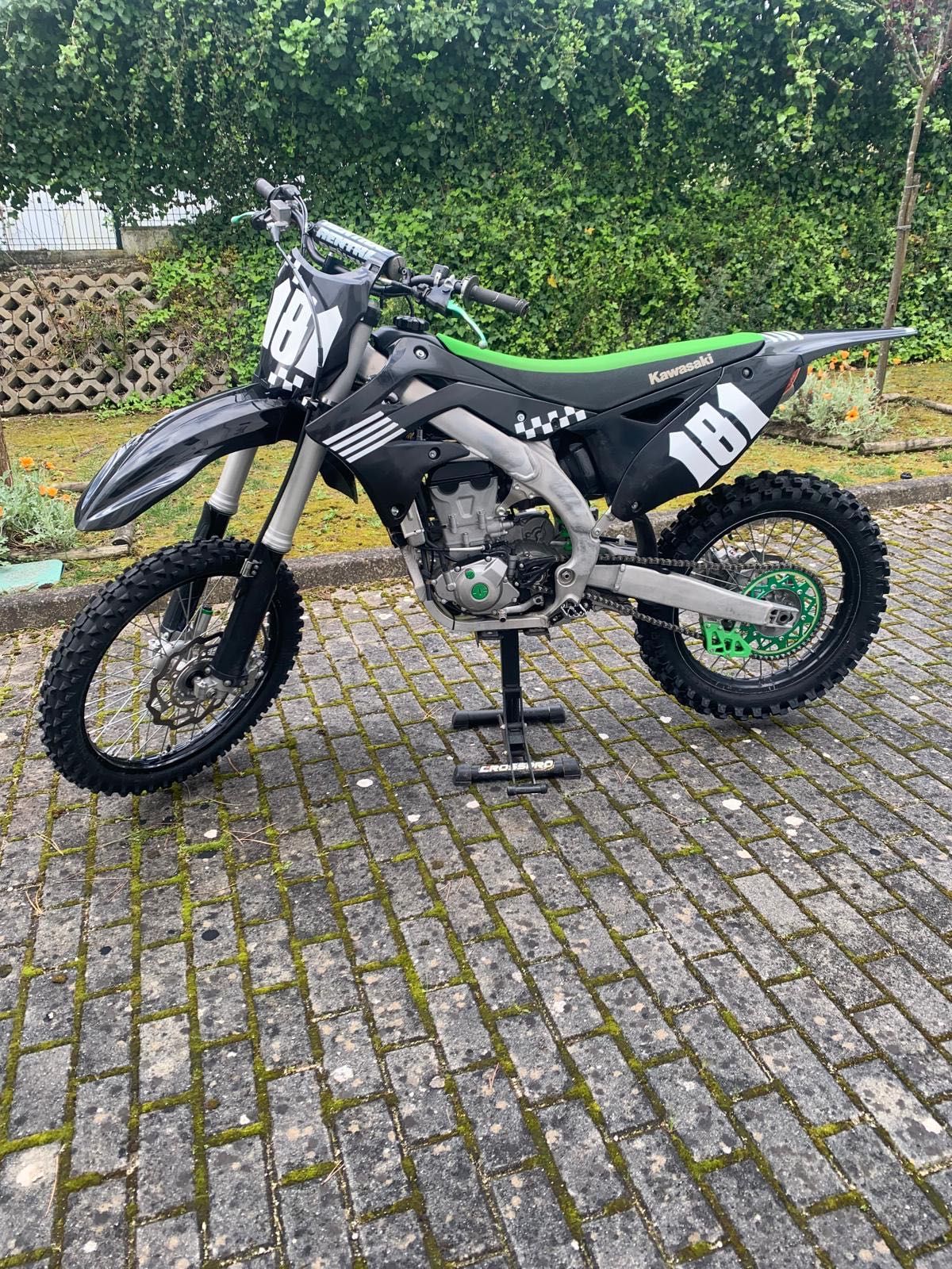 Kawasaki KXF 450 em muito bom estado