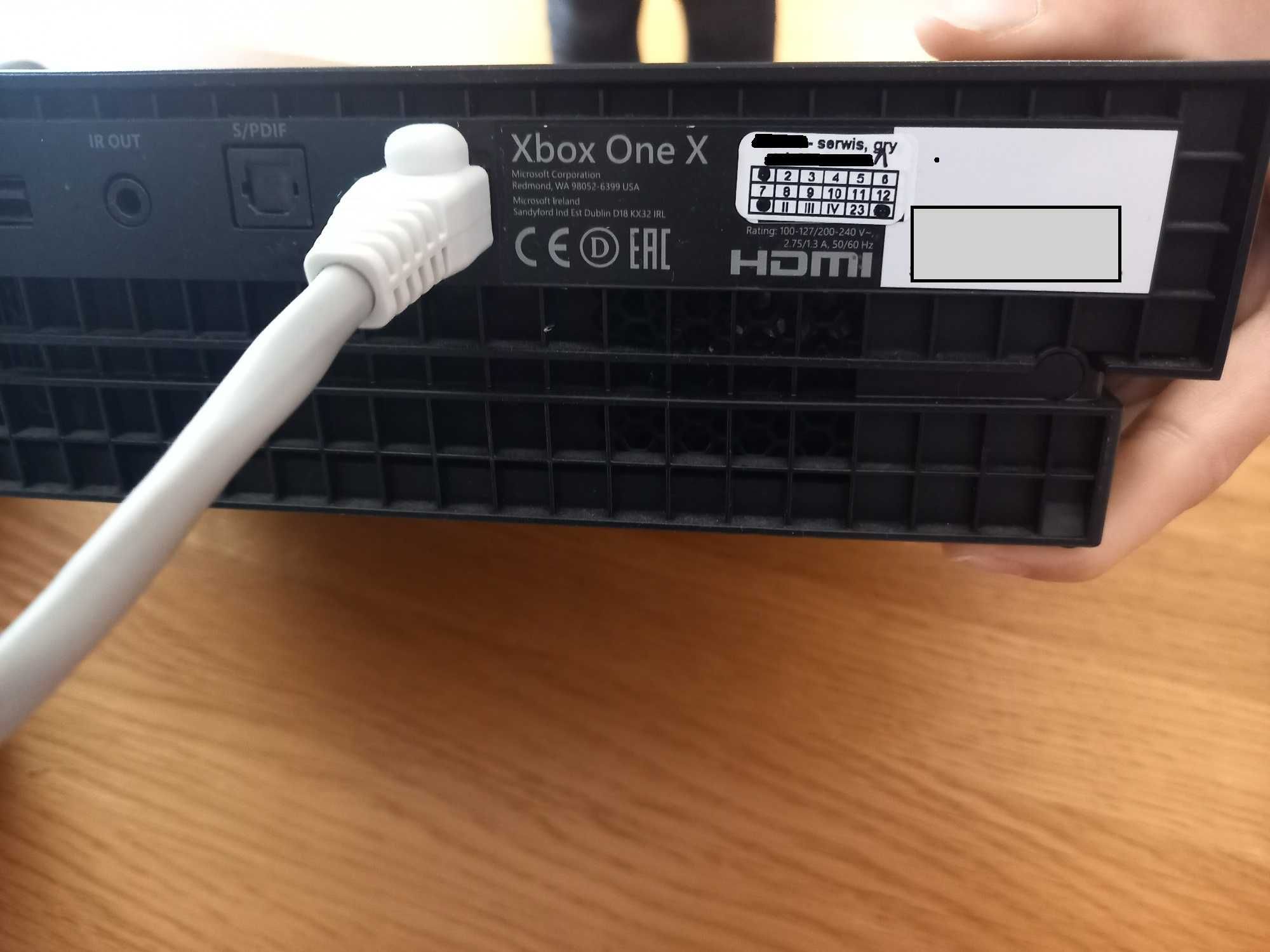 Konsola Xbox One X 1TB, Kinect, 2 pady oryginalne