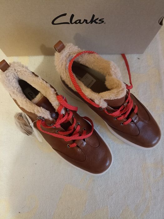 Жіночі зимові черевики Clarks