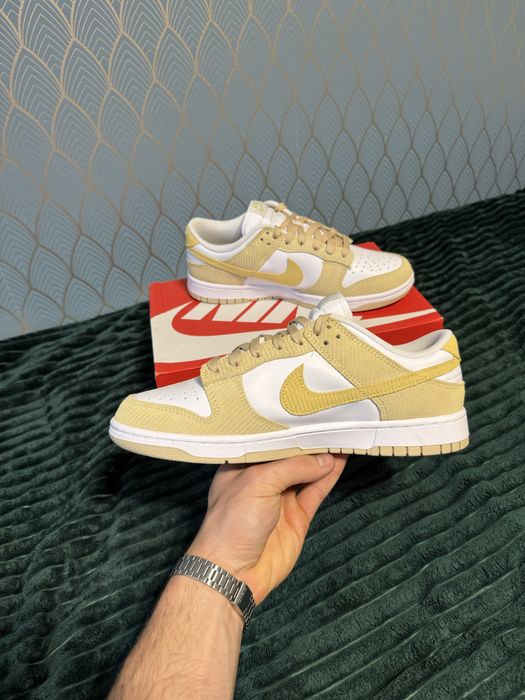 nike dunk low yellow