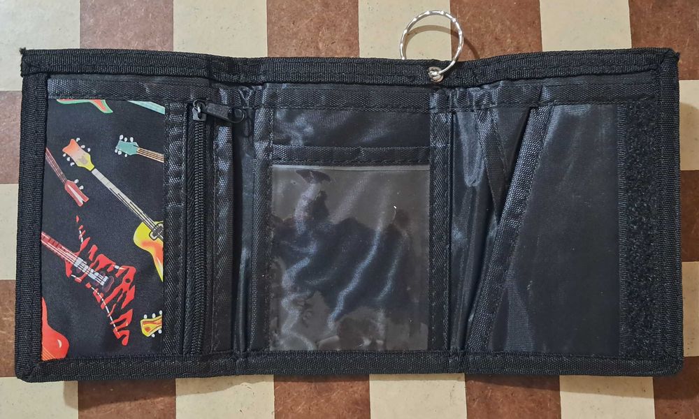 Carteira com guitarras