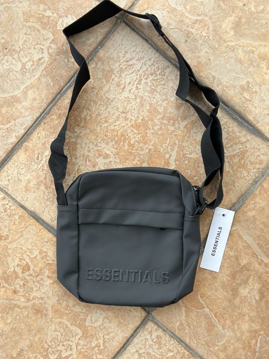 Чоловіча водозахисна сумка Essentials Black | Сумка Essentials