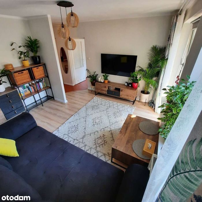 Słoneczne mieszkanie 37m+ balkon i piwnica. 1 Piętro. Os. strzeżone