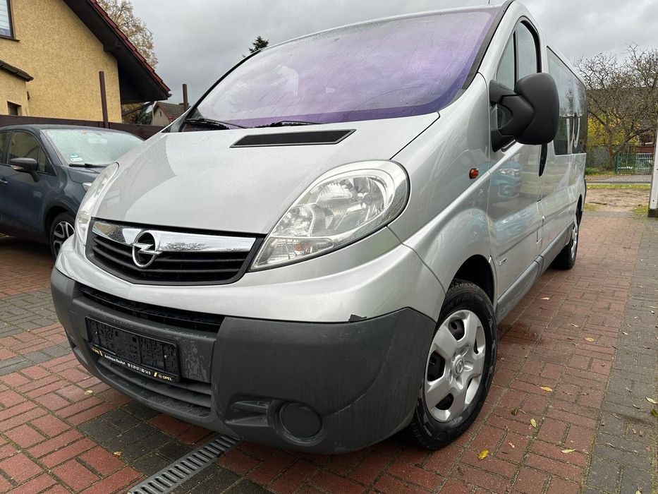 Opel Vivaro Zadbany opłacony 9 osobowy L2H1