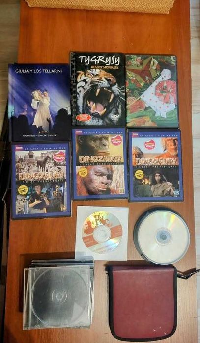 Oddam filmy DVD, opakowania