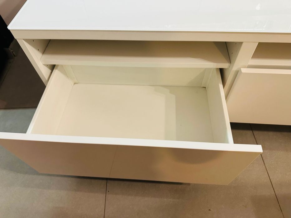 Szafka RTV Ikea Besta