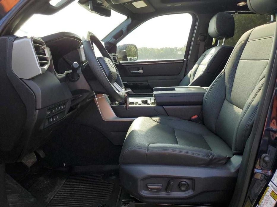 2025 Toyota Sequoia SR5 можно з ПДВ