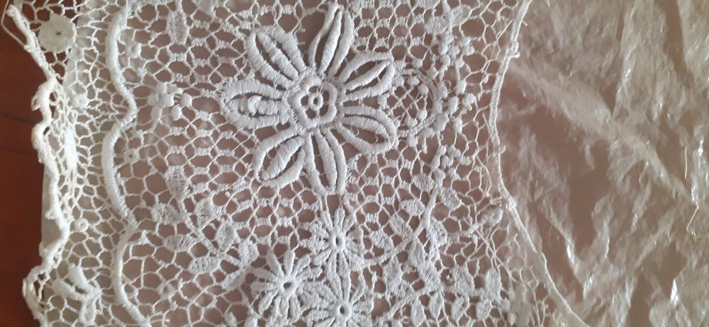 Gola de Renda de Bilrros