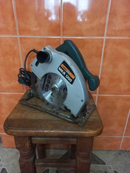 Ручна (дискова) циркулярна пила (погружна пила)