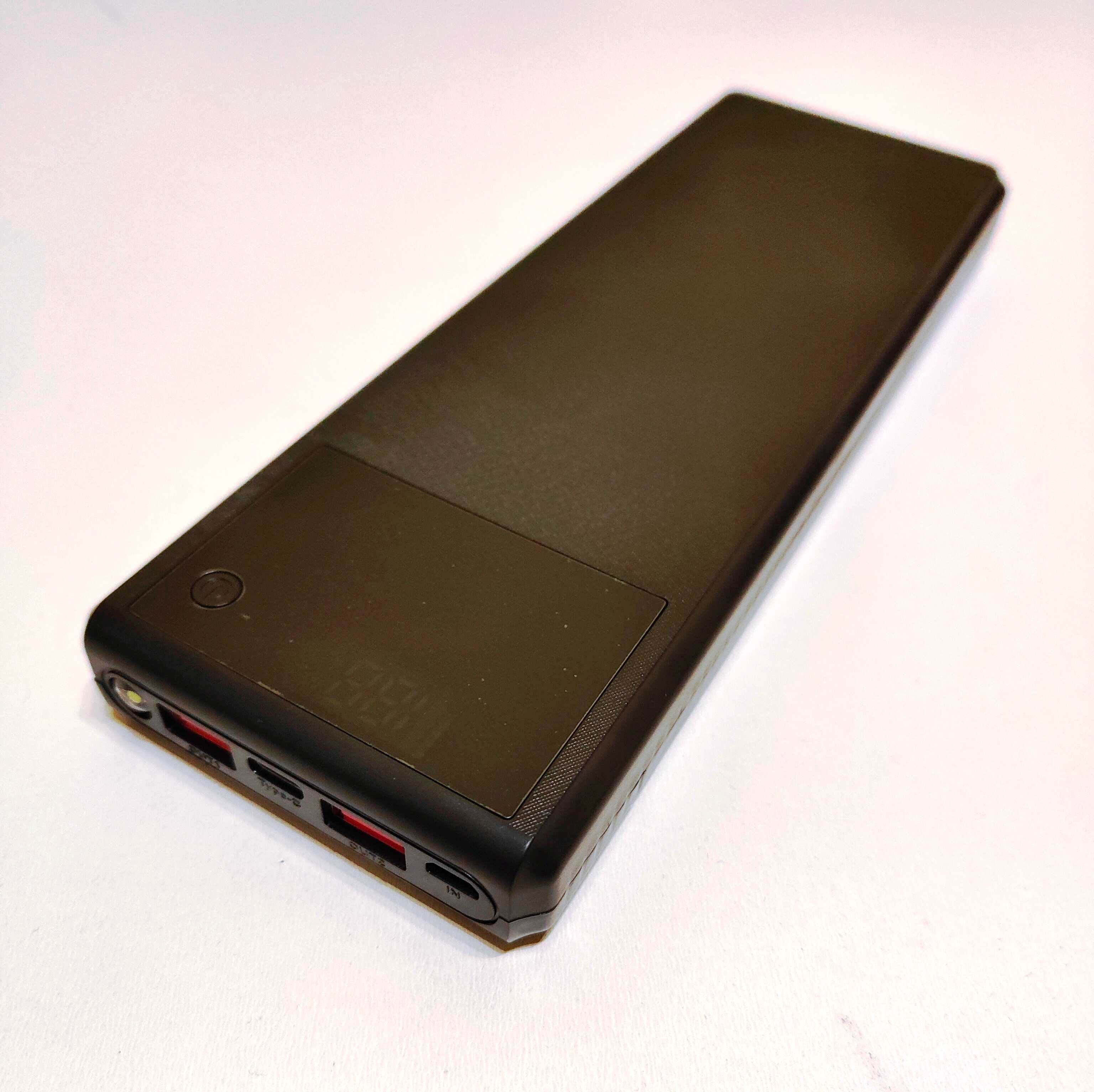 Powerbank 30000mAh 2xUSB USB-C latarka 10 ogniw wymiennych 18650