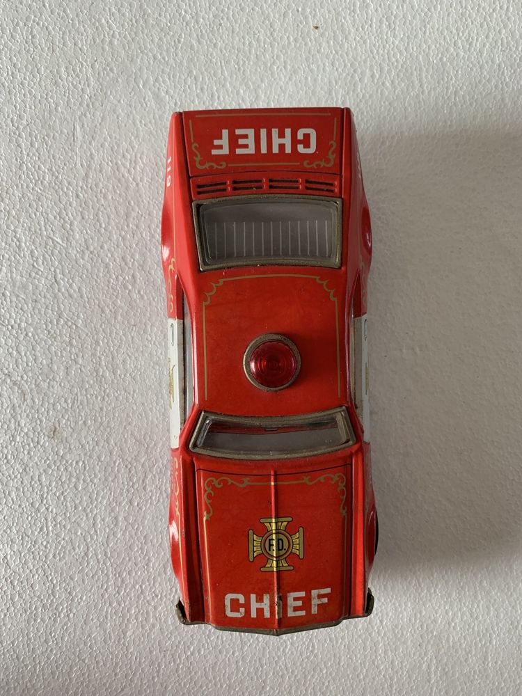 Brinquedo vintage - carro a pilhas da marca Taiyo