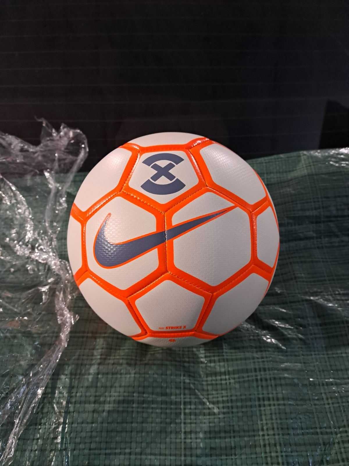 Продам новий Футбольний м'яч