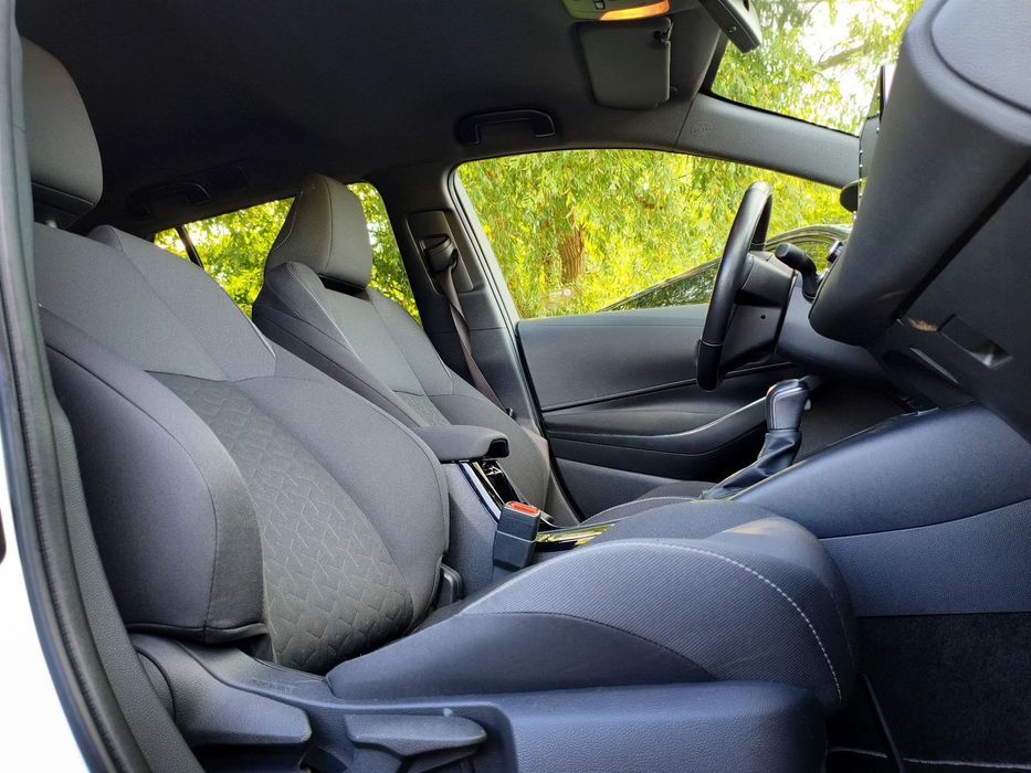 Toyota Corolla LED SamParkuje KeyLess Kamera Indukcja Alu17