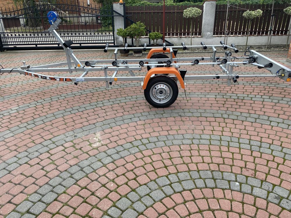 Przyczepa podłodziowa do pontonu