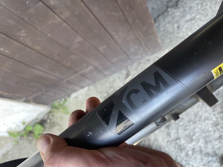 Sr Suntour XCM sztywna os qr