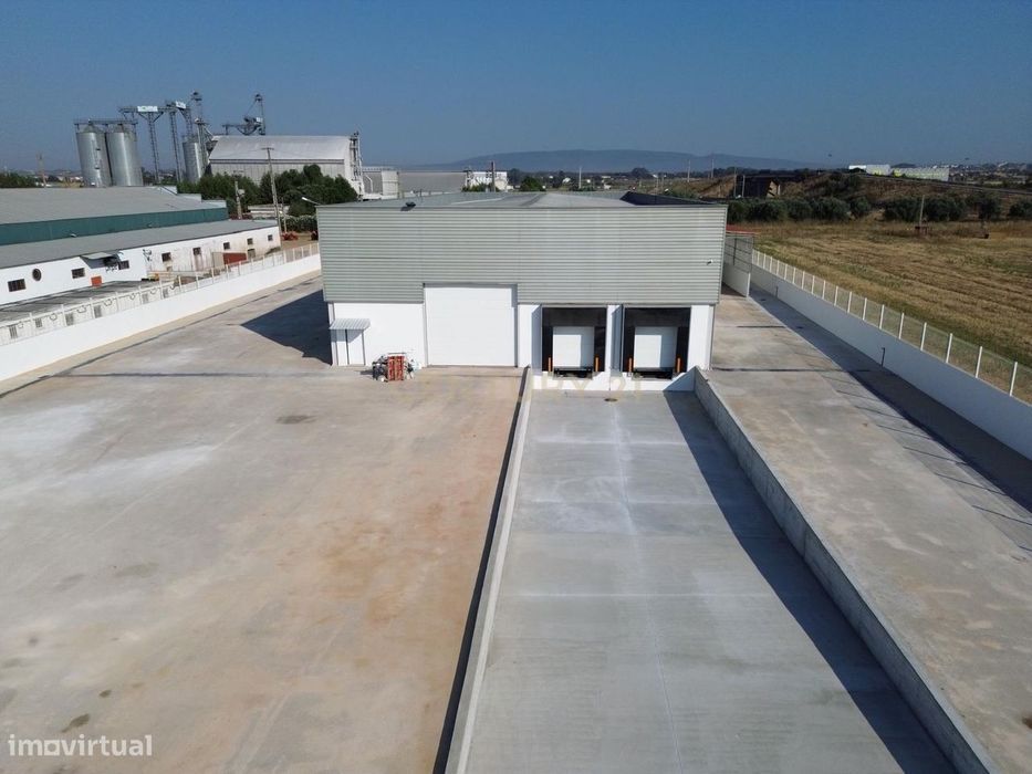 Armazém Industrial para Arrendamento – Riachos, Torres Novas