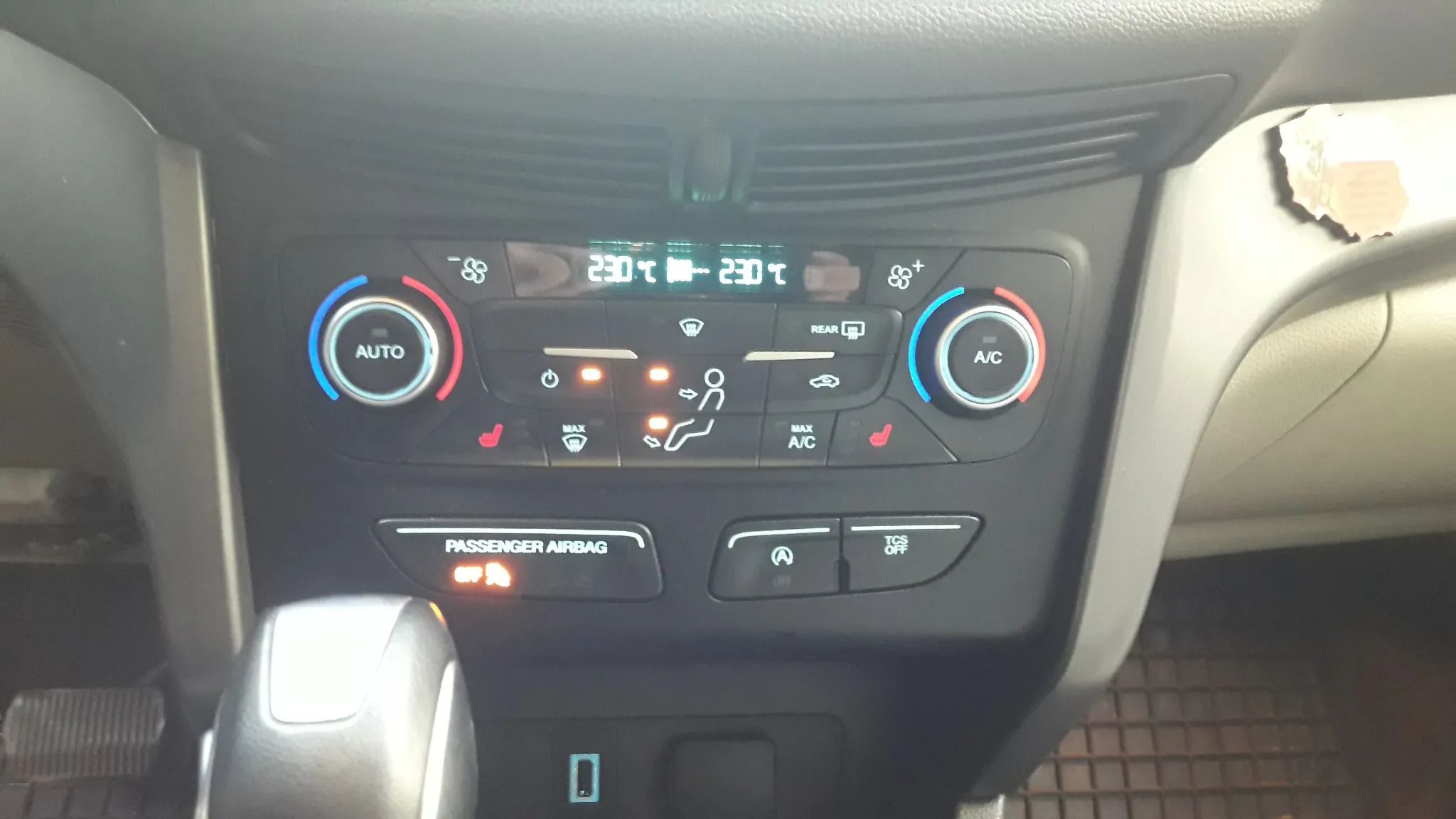 Ford Escape 1.5 ecoboost titanum176koni mod.2018r 35tys.km zarejestrowany
