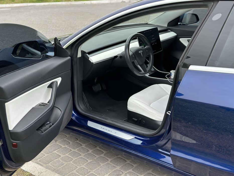 Оренда авто Tesla 3/аренда авто/авто в аренду/аренда машины