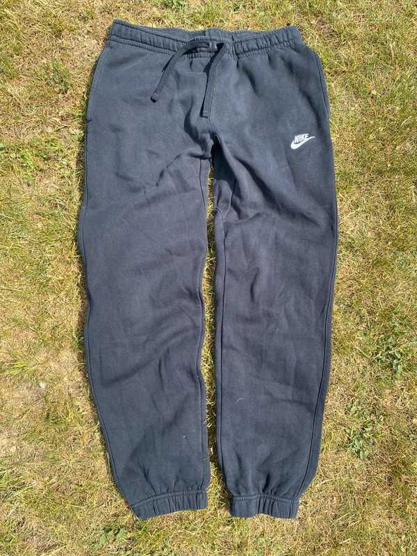 Spodnie dresowe męskie Nike jogger czarny M fleece sport haft logo