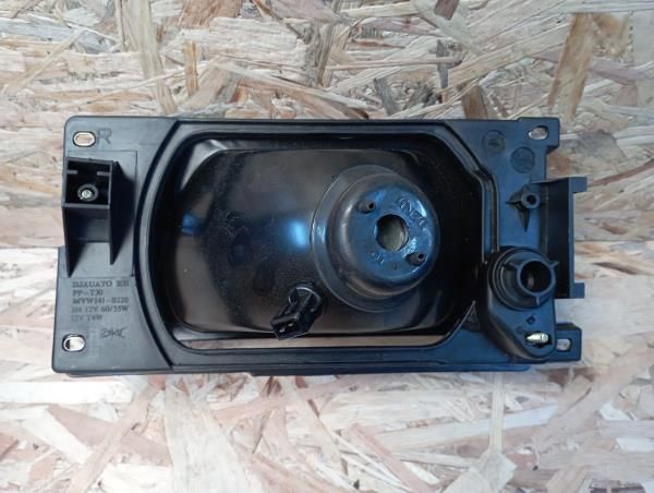 Ótica / farol direita VOLKSWAGEN Polo Sedan (86C, 80)