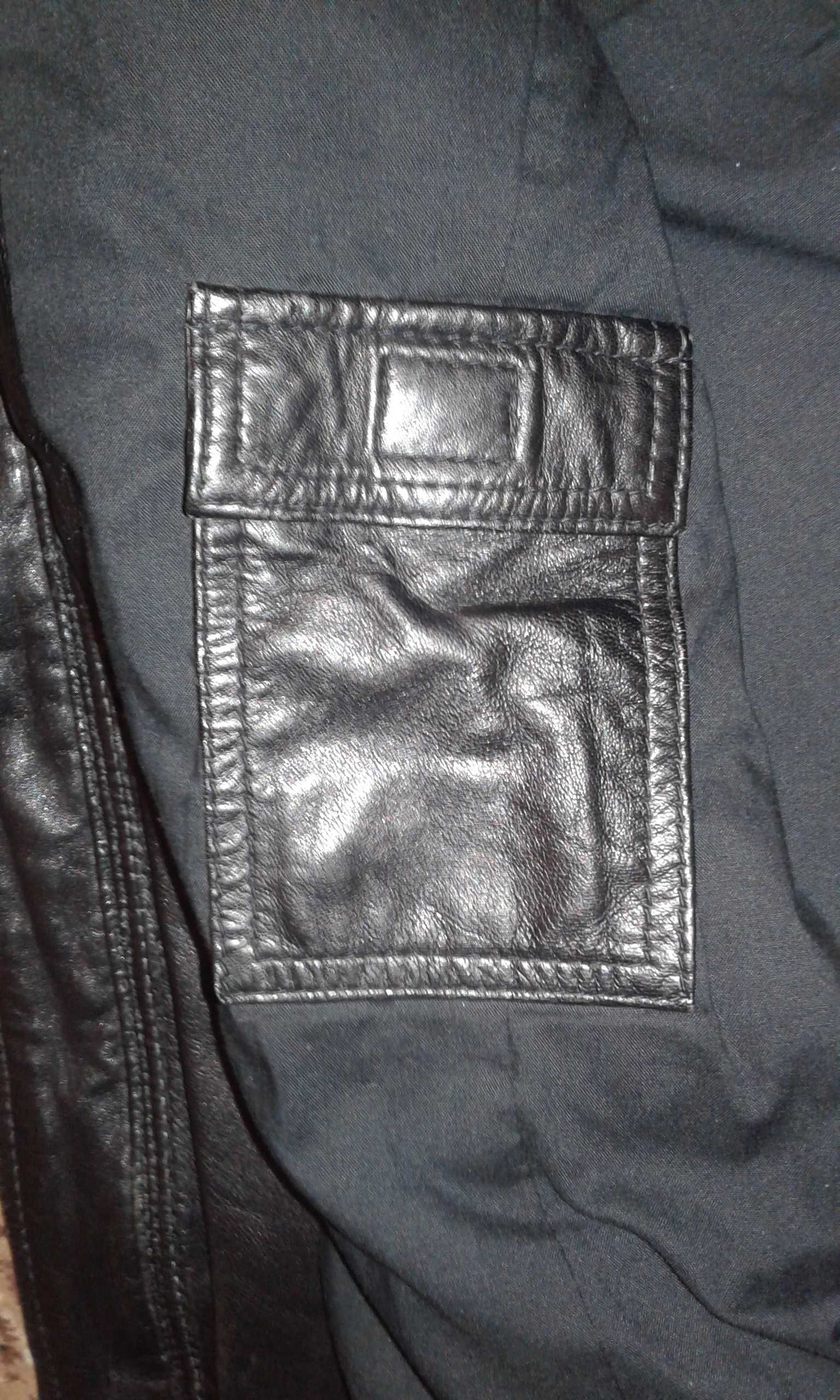 Продам натуральную  кожаную мужскую куртку,  примерно 48 размер.