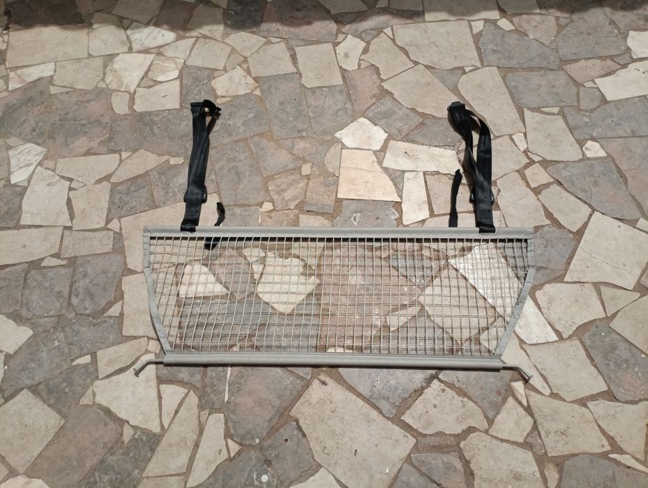 Separador para bagageira do Mercedes