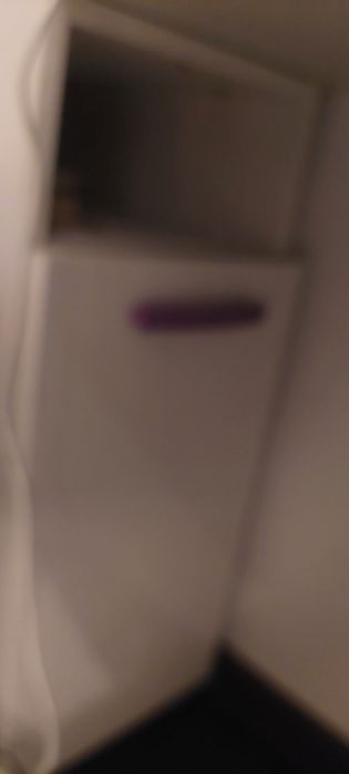 Cama solteiro e secretária parede