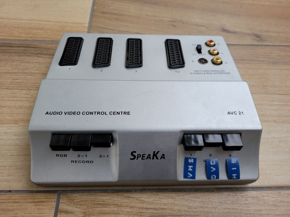 Profesjonalny Switch Konwerter Audio-Video SeaKa RGB VHS DVD HI8