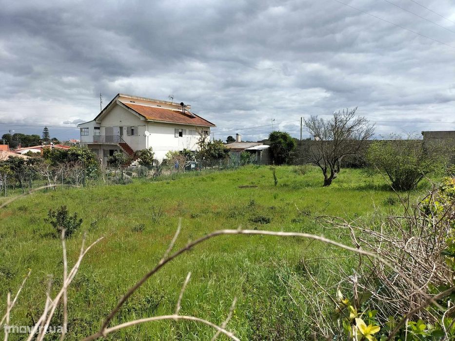 Terreno urbano com 1170 m2 em Vale da Pedra, Cartaxo