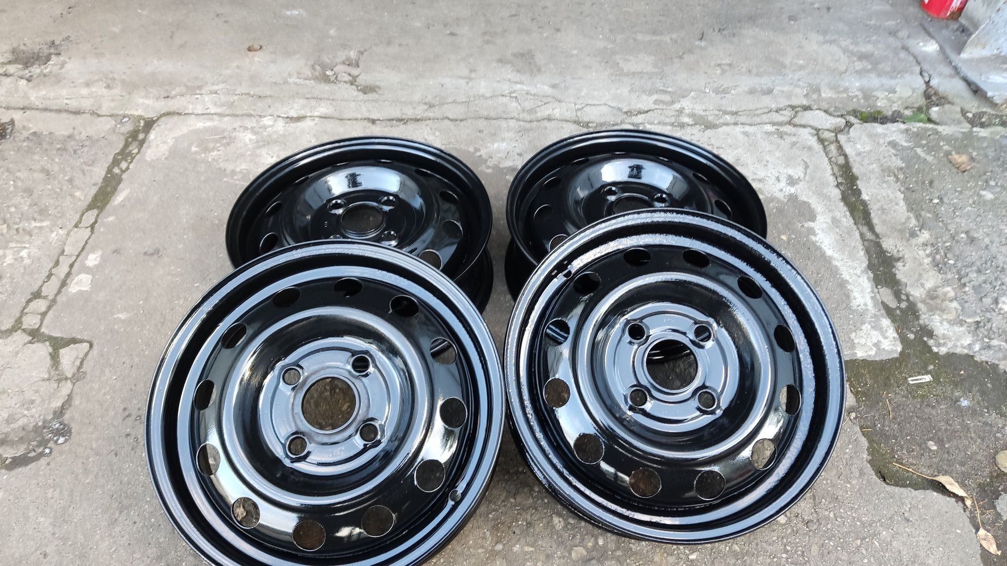 Felgi stalowe Hundaya Toyota  4.00J -13 4x100 fi 54  ET 43