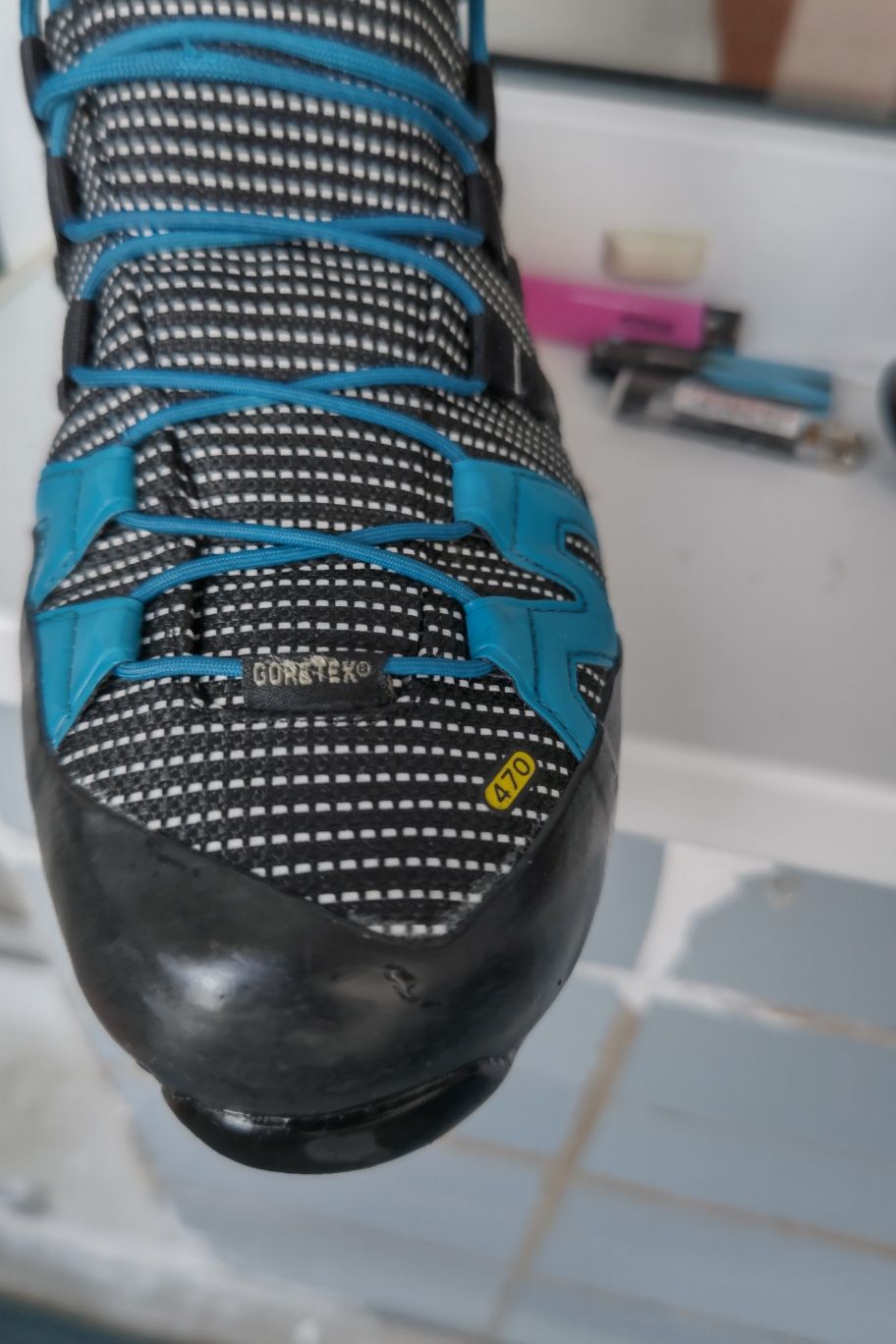 Продам кроссовки Adidas TERREX фирма