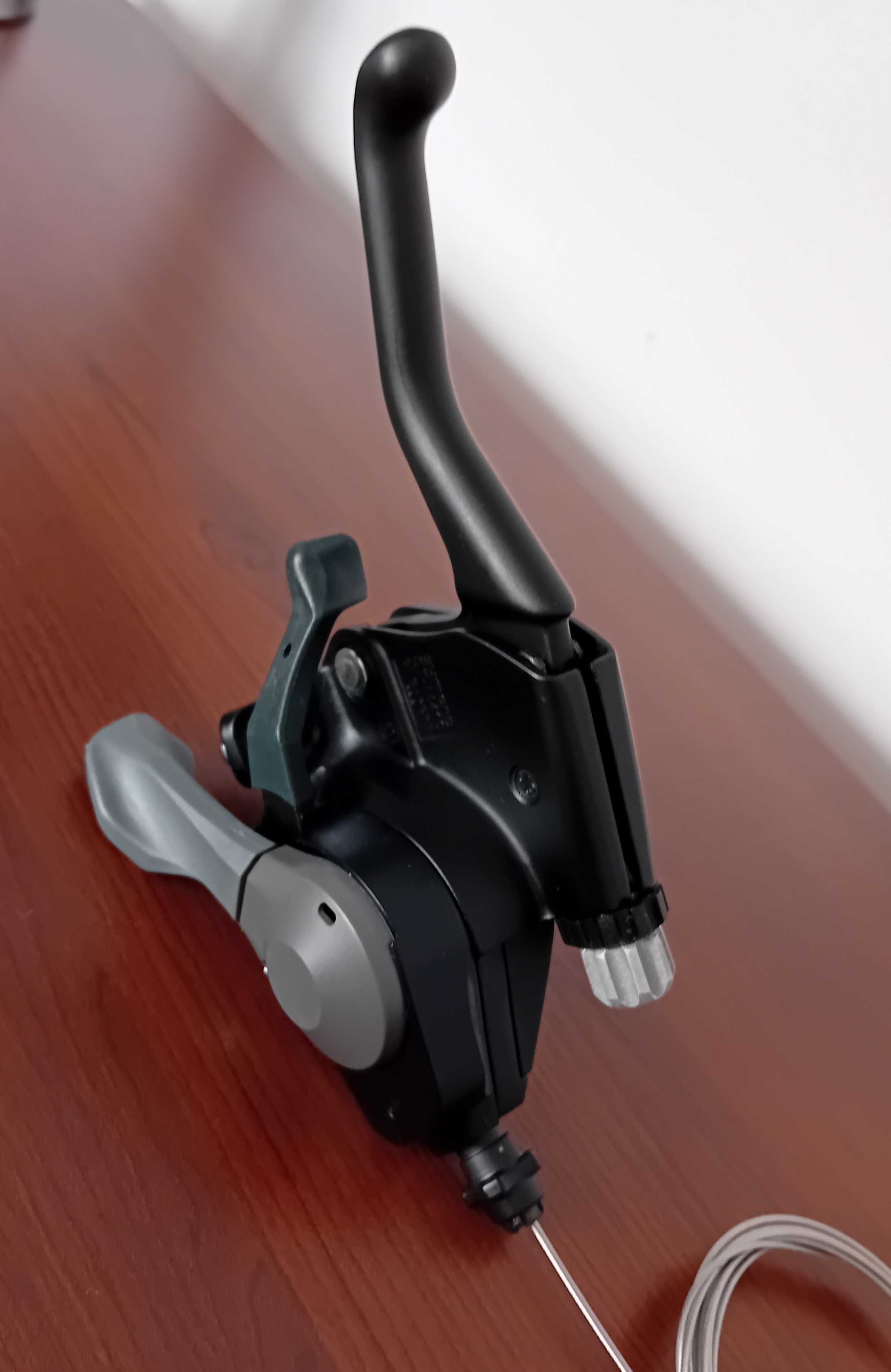 Klamkomanetka Shimano Alivio ST-M410, prawa, 8-biegowa + linka /NOWA/.
