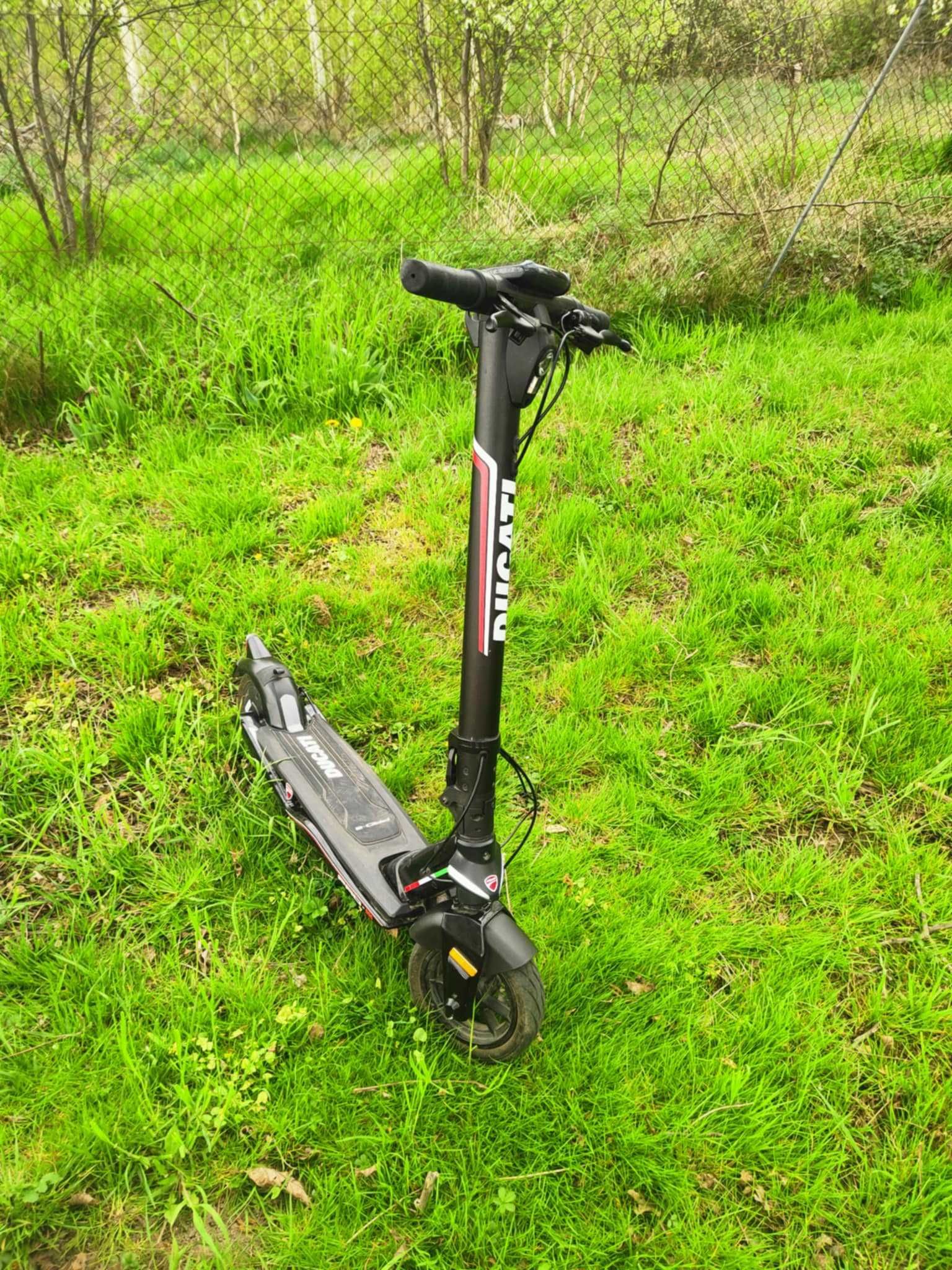 Hulajnoga elektryczna Ducati pro III