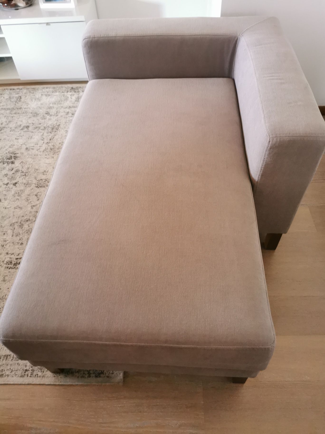 Vendo sofá chaise longue  como nova