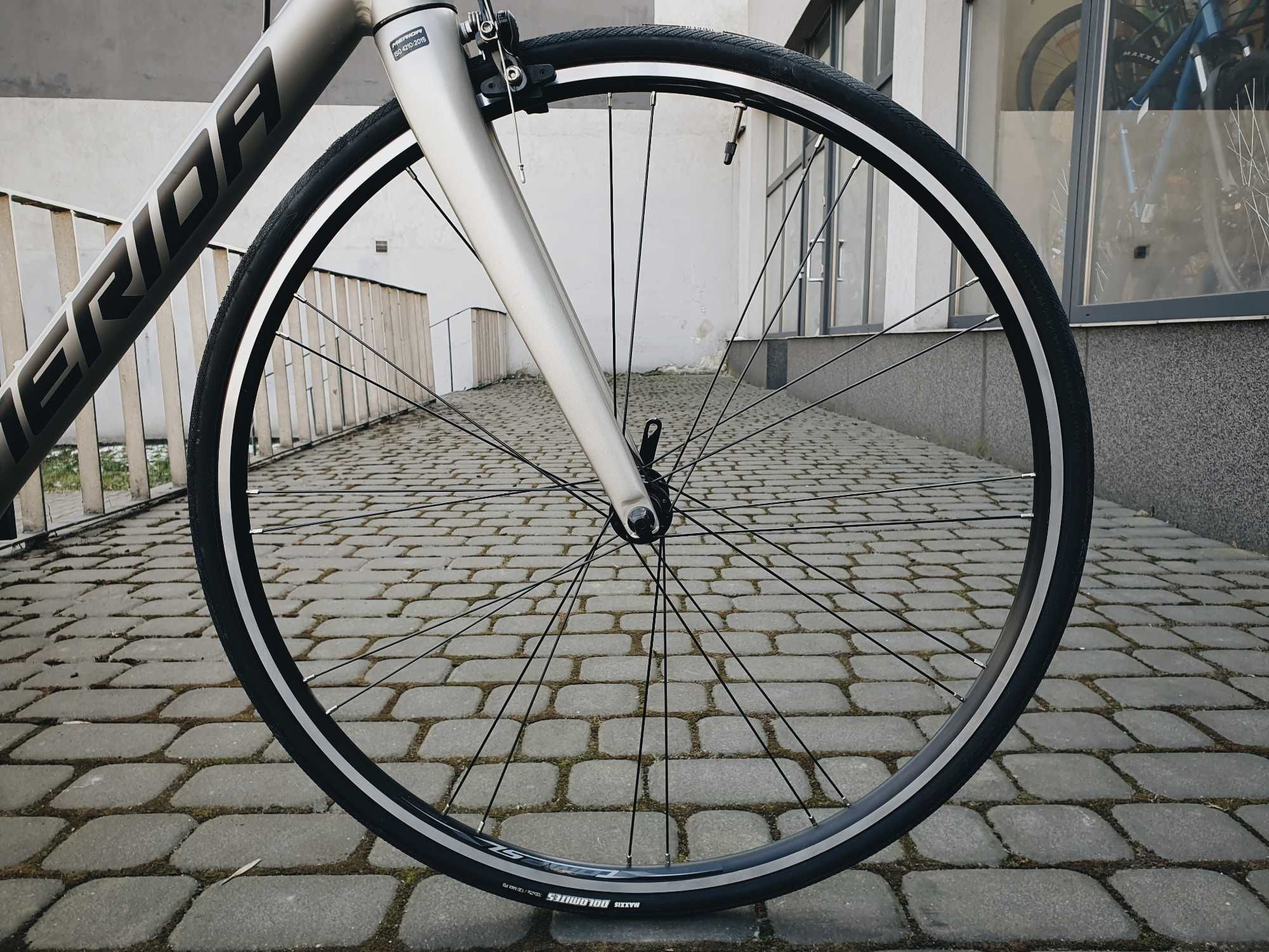 Merida Scultura 200, roz. S/M (52cm), 9, 275 kg,Shimano Sora,2019 -15%