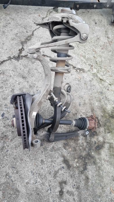 Zwrotnica prawy przód  Audi a4 b8 a5