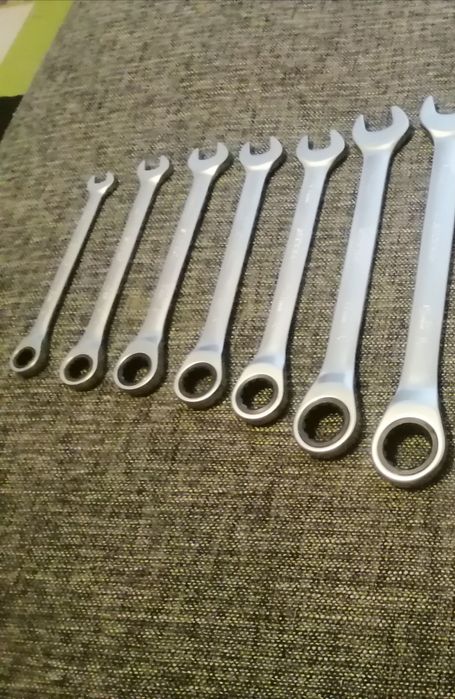 Komplet kluczy z grzechotkami 7szt Nowe