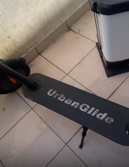 Trotinete com carregador, pneus que nao furam!