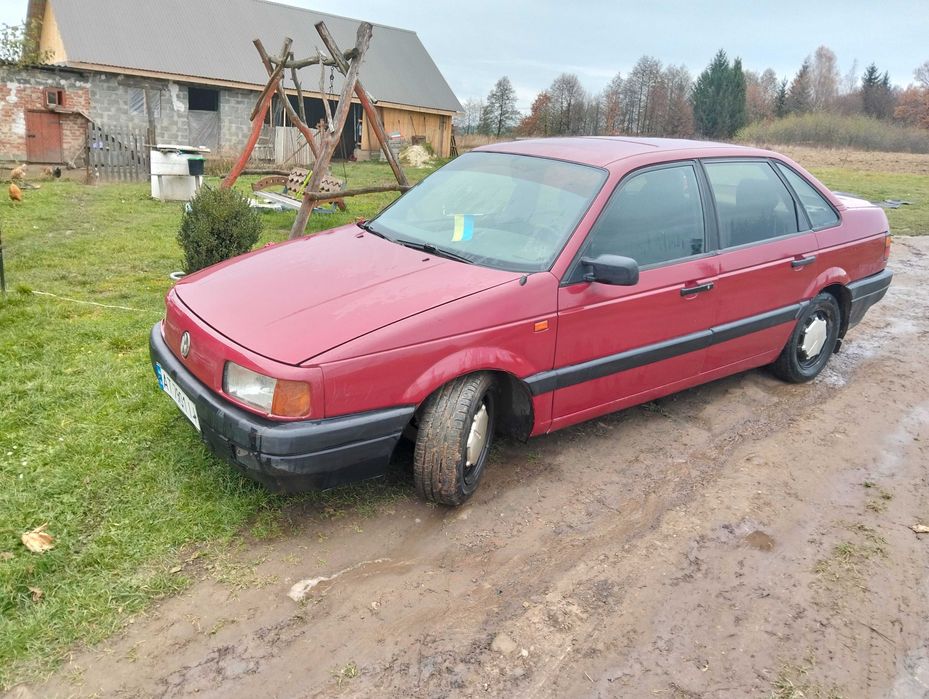 Продам Пассат б3 1.8 газ/бензин на ходу