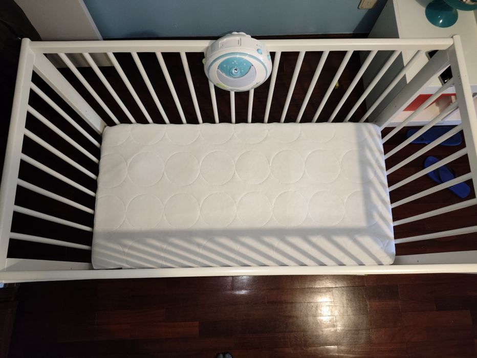 Berço IKEA com colchão