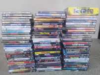 Mais de 90 DVDs de grandes clássicos originais.