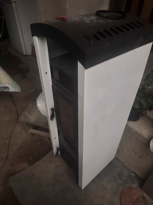 Камін , піч , домашній камін