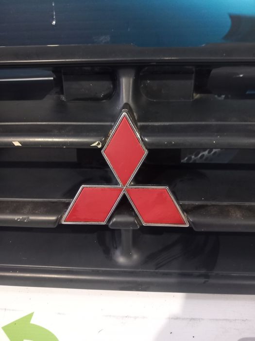 Grelha da frente Mitsubishi Pajero