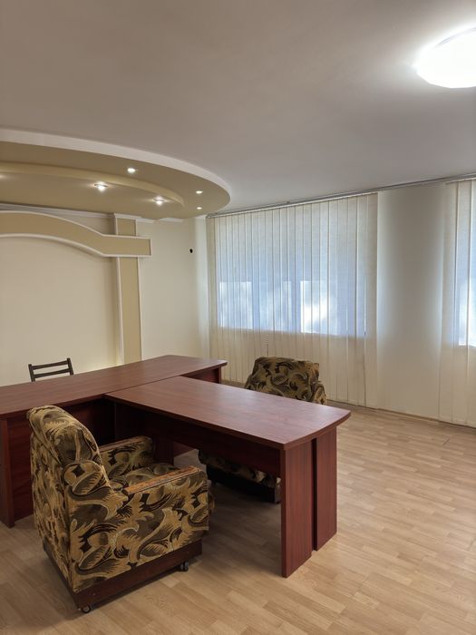 Продам офісне приміщення