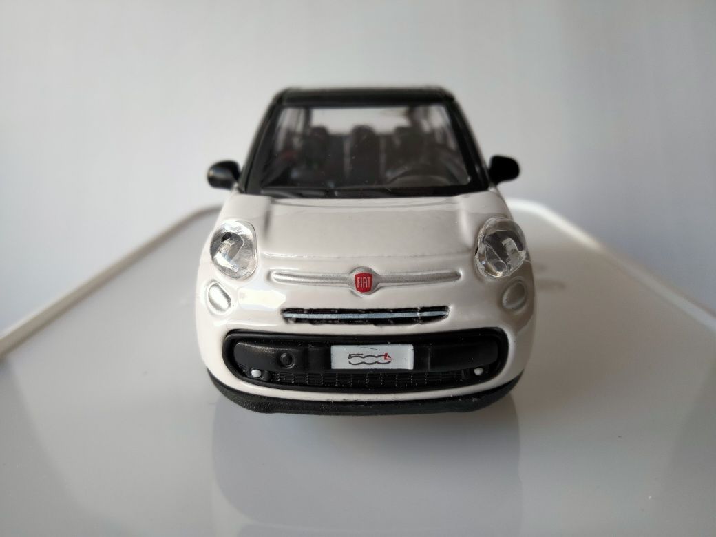 1/43 Fiat 500 L (2018)