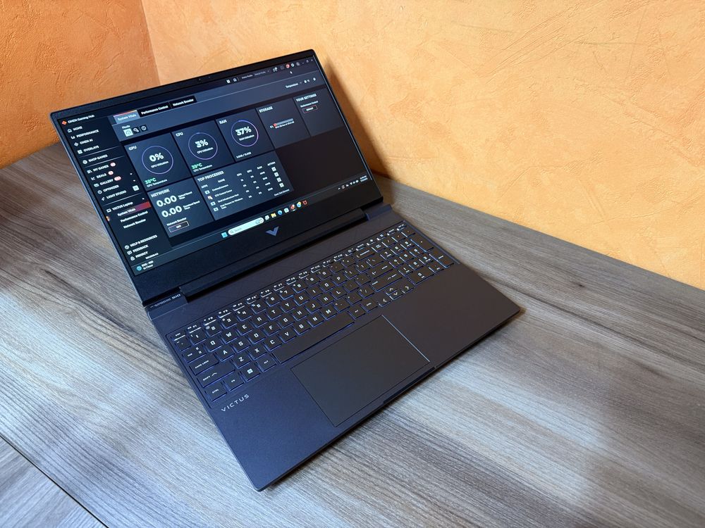 Свіжий ігровий ноутбук HP Victus(R5-7535HS/16DDR5/512/RX6550M/144HZ)