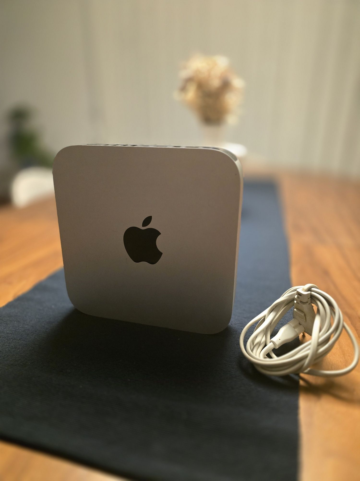 MacBook Mini 2014 i5 16GB 750GB SSD c/NOVO