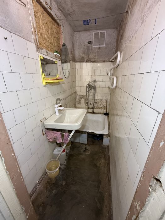 Продаж кімнати в гуртожитку